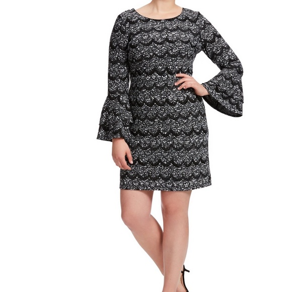 Robbie Bee Dresses & Skirts - ❗5 For $2️⃣5️⃣ Bundle Sale❗️ Long Sleeve Dress ~ Scallop Pattern ~ Black & Gray